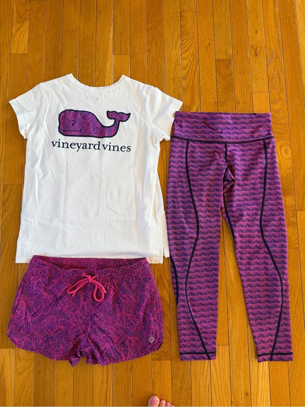 3 Piece Vineyard Vines Outfit Pocket Logo Tshirt Shorts Leggings Sz XXS XS Pink